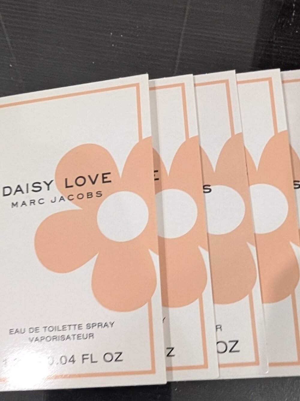 Daisy love marc Jacobs discovery sample set